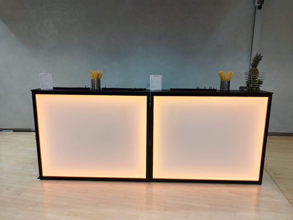 Unsere Bartheken 2 New Light Bar Weiss
