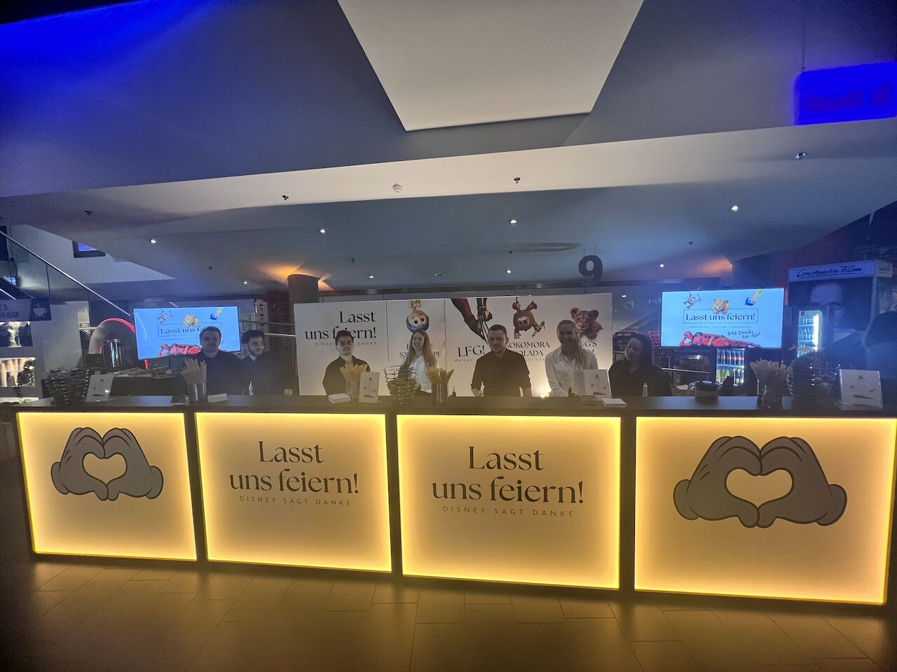 Barkeeper mieten 11 Light Bar New Mit Branding 1