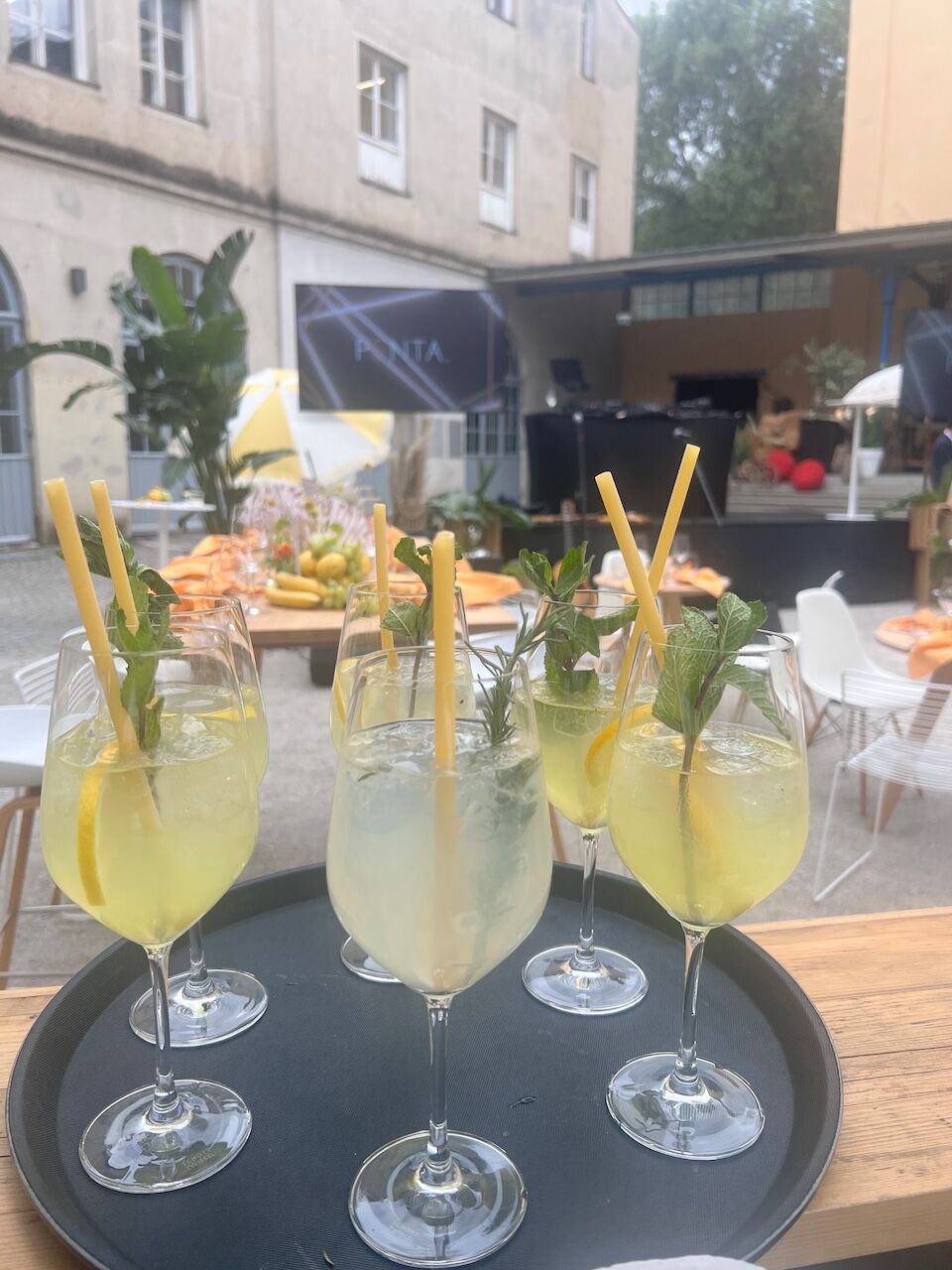 Barkeeper mieten 10 Limoncello Spritz Cocktail